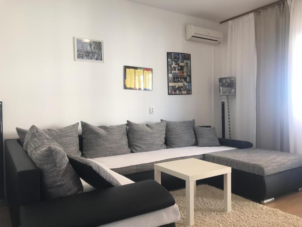 Apartments Vojin Trogir Bagian luar foto
