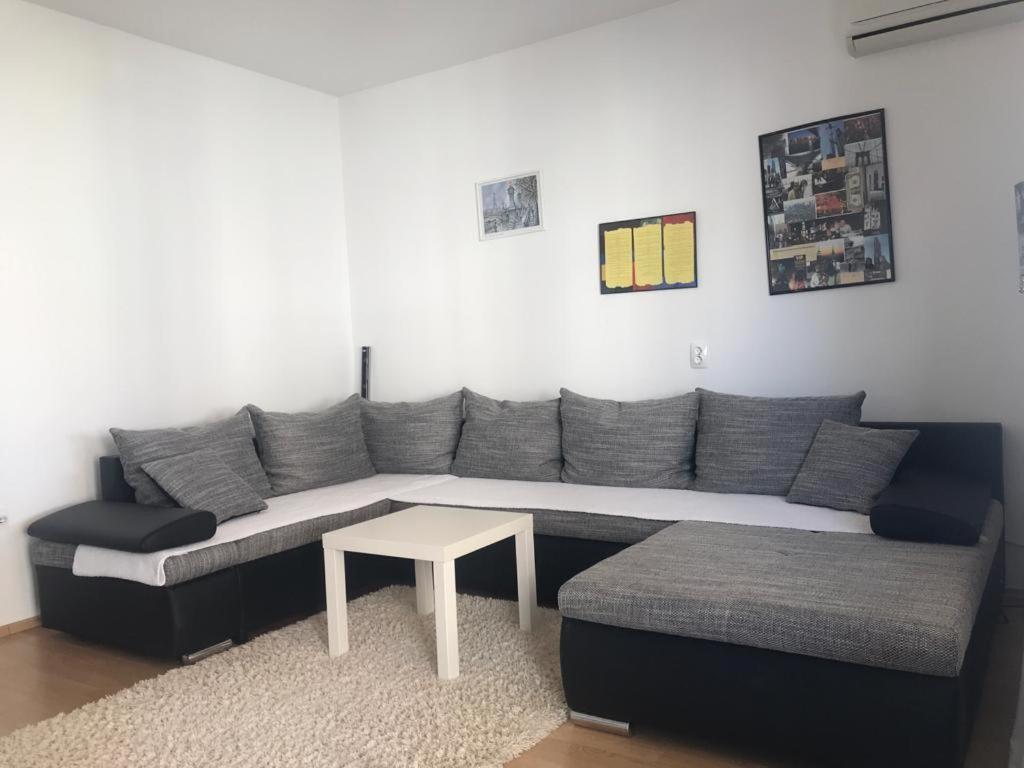Apartments Vojin Trogir Bagian luar foto
