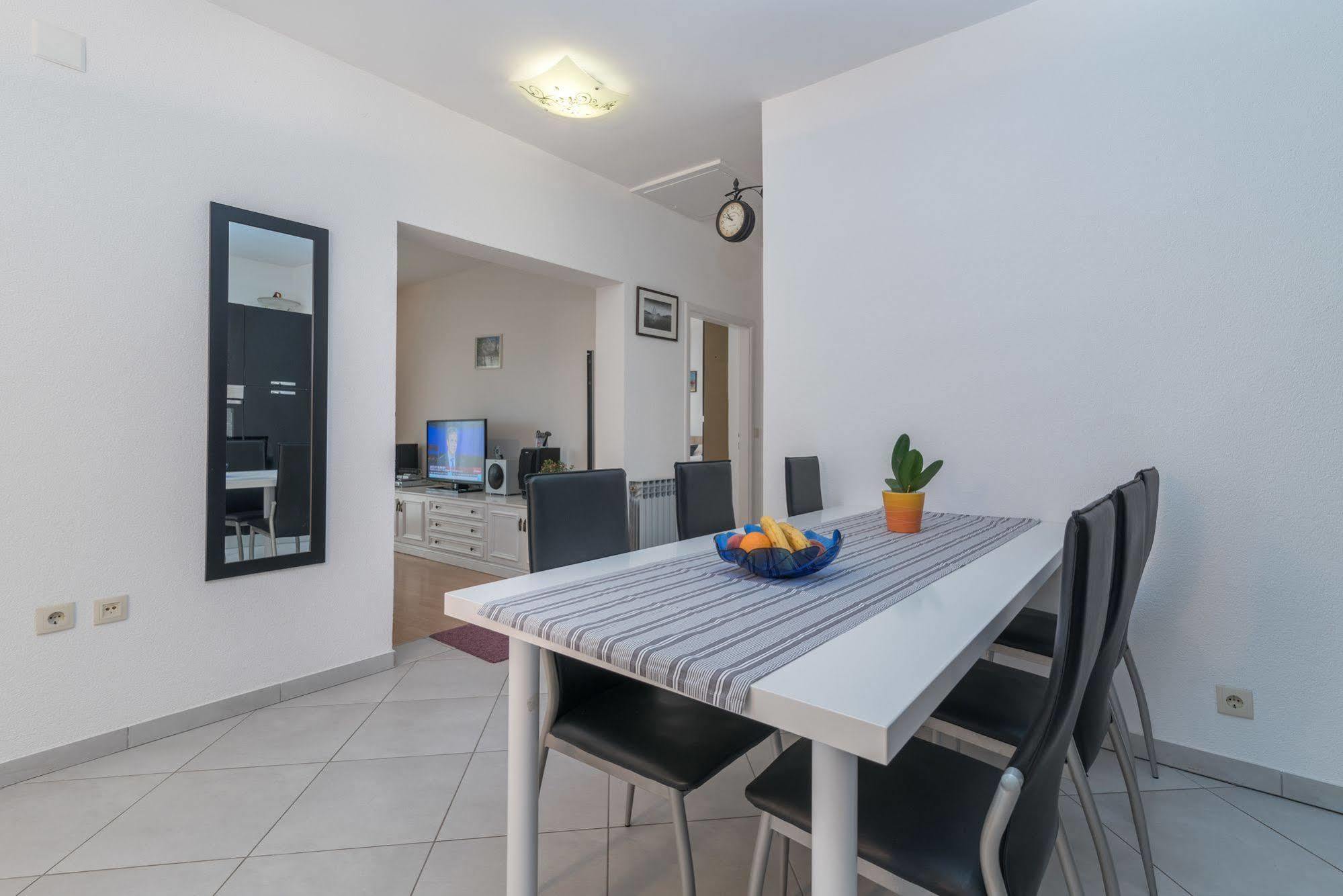 Apartments Vojin Trogir Bagian luar foto