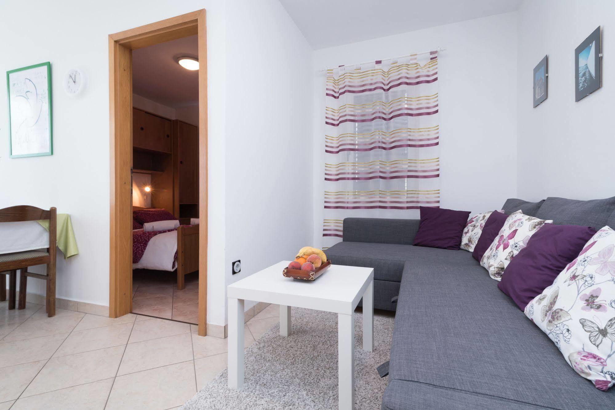 Apartments Vojin Trogir Bagian luar foto