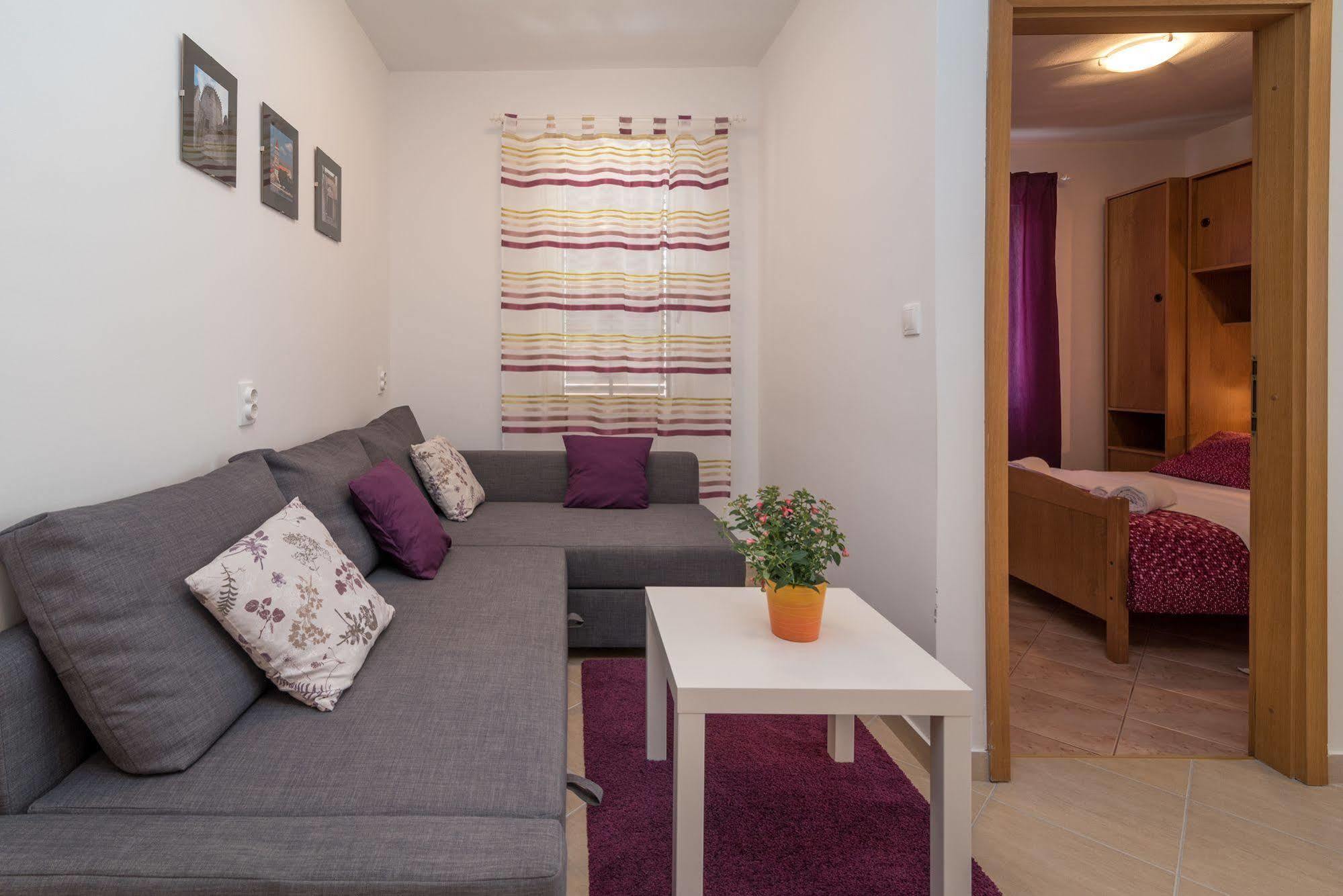 Apartments Vojin Trogir Bagian luar foto