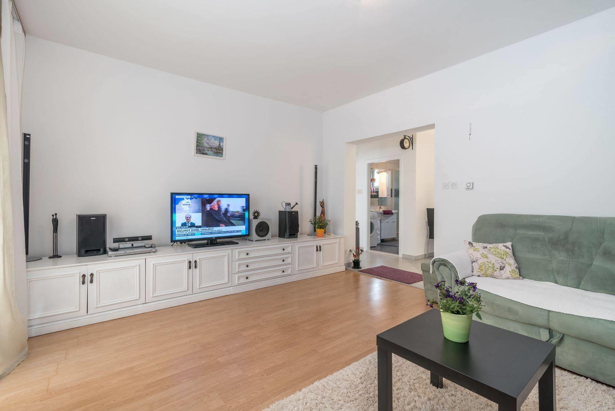 Apartments Vojin Trogir Bagian luar foto