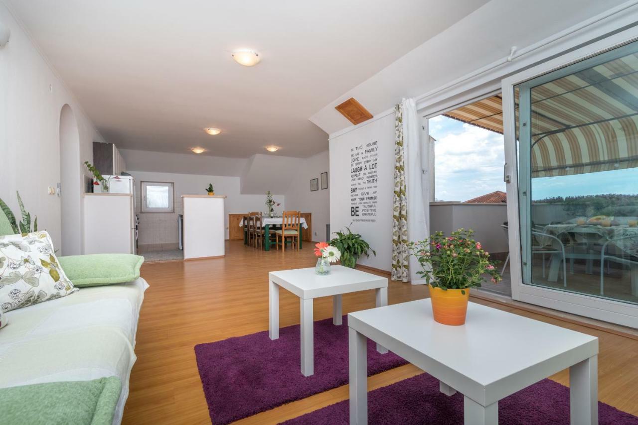 Apartments Vojin Trogir Bagian luar foto