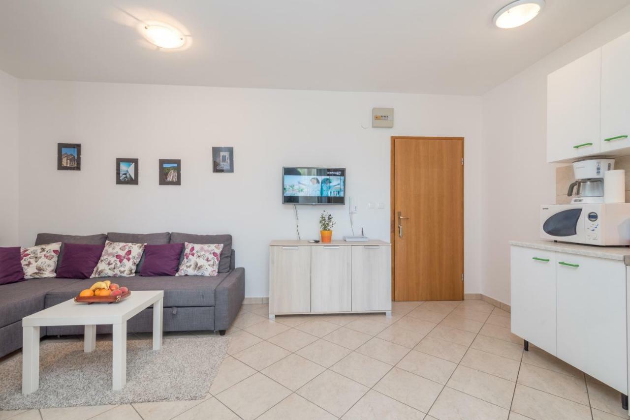 Apartments Vojin Trogir Bagian luar foto