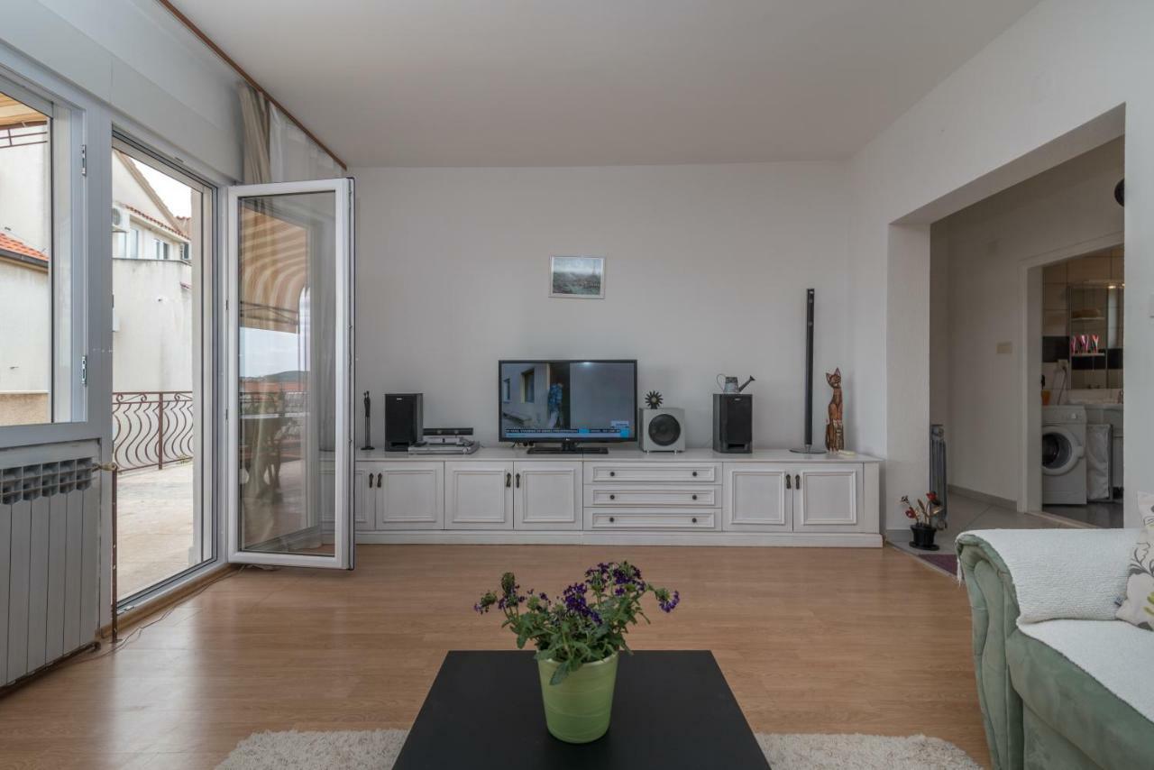 Apartments Vojin Trogir Bagian luar foto
