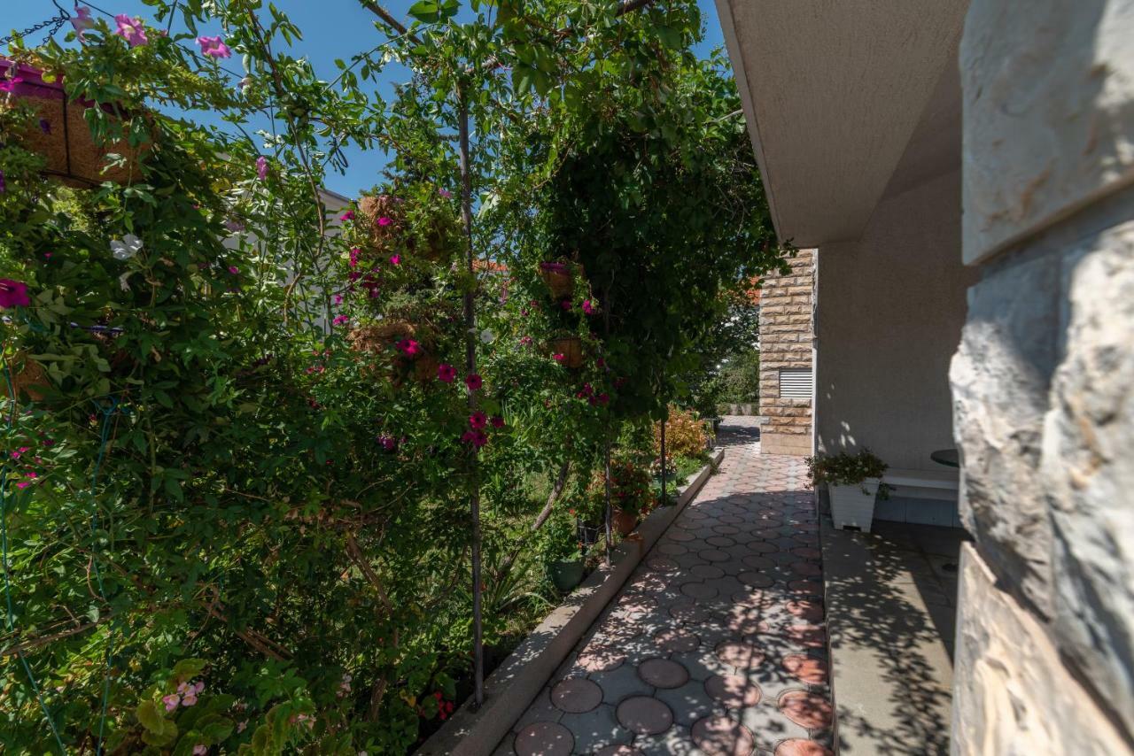 Apartments Vojin Trogir Bagian luar foto