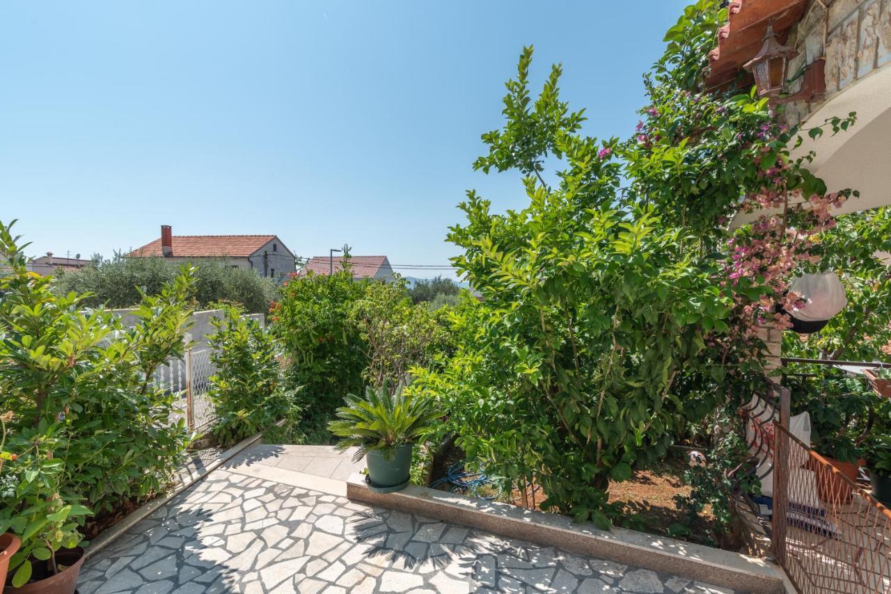 Apartments Vojin Trogir Bagian luar foto